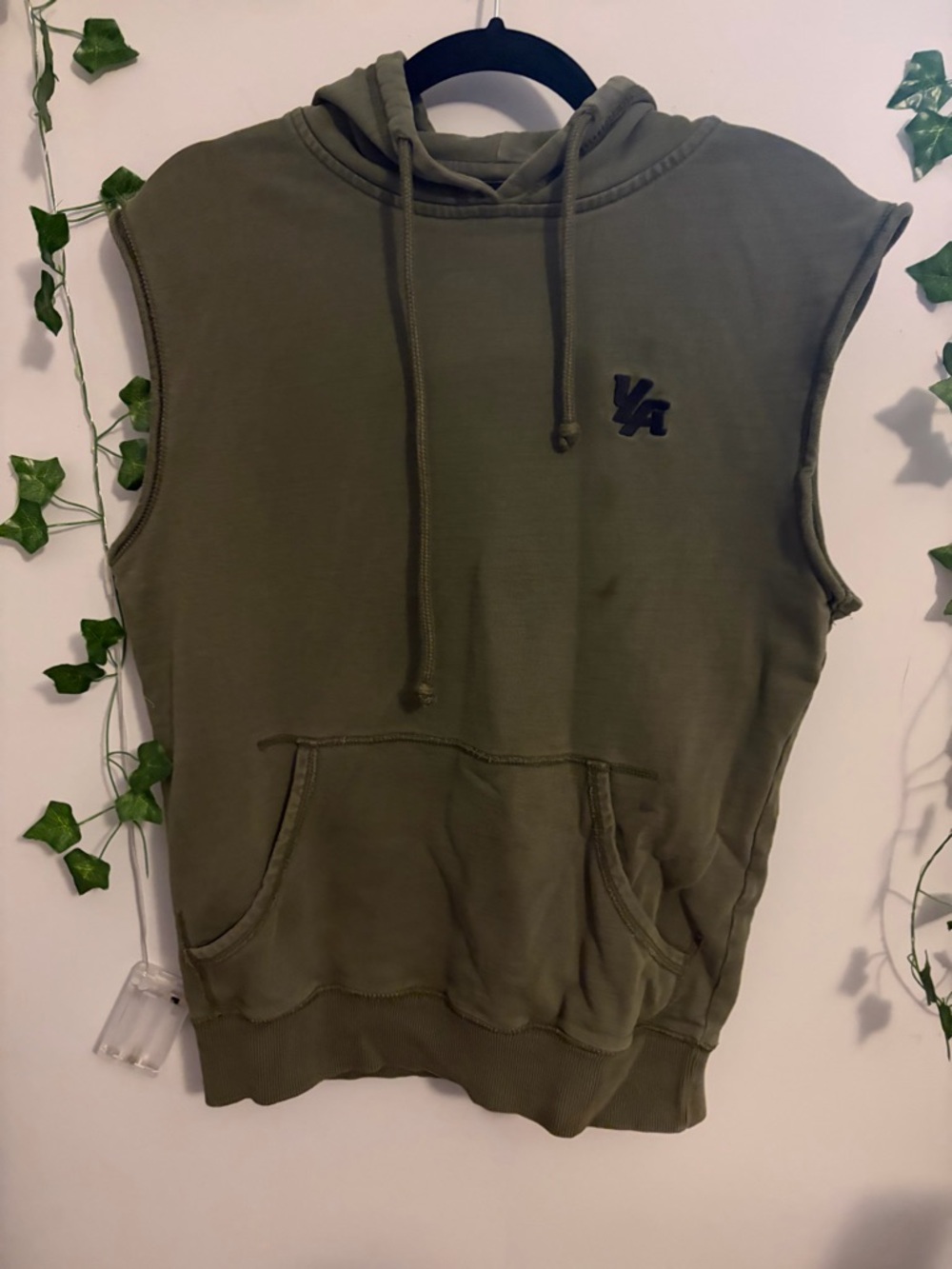 Men’s Young LA Olive Green Sleeveless Hoodie Size S